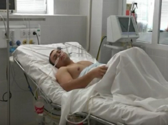 Появилось видео из больницы с ранеными в уличной перестрелке полицейскими в Ессентуках