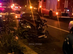 Лихач на «Приоре» раскурочил авто в Ставрополе