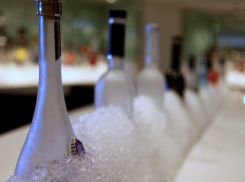 Полицейские изъяли у мужчины 30 тонн «паленой» водки