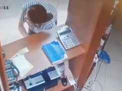 Видео с кражей телефона в Ставрополе вызвало массу негодования у горожан