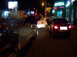 Ставропольский лихач протаранил сразу три автомобиля