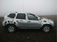 Неподалеку от Пятигорска перевернулся внедорожник: один человек пострадал