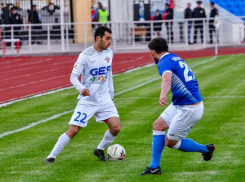 Футбольный клуб «Ессентуки» пополнил ряды новым рулевым и «ноунеймами»