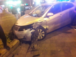 В центре Ставрополя иномарка сбила двух человек