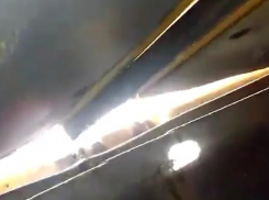 Опасные двери «маршрутки» сняли на видео пассажиры в Ставрополе