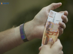 Начальника отделения ГИБДД Апанасенковского округа поймали на взятке в 2,6 миллиона рублей