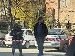 Территорию рядом с цирком оцепили силовики в Ставрополе