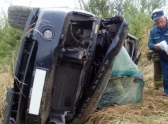 Автомобиль с несовершеннолетней вылетел с обрыва на Ставрополье