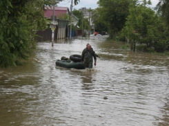 Мужчину с уходящего под воду острова чудом эвакуировал спасатель на Ставрополье