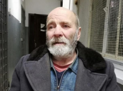 На центральном автовокзале Ставрополя нашли потерявшегося мужчину с полной потерей зрения