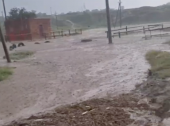 Перекрыты трассы и затоплены деревни из-за сильного ливня в некоторых районах Ставрополья