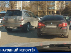 Автомобилисты плюют на запрет и продолжают ездить по встречке на дублере Доваторцев в Ставрополе