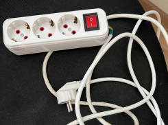 Пьяный гость избил и чуть не задушил женщину удлинителем на Ставрополье