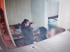 Цыганка обчистила квартиру пенсионерки во время снятия порчи и попалась в Минводах