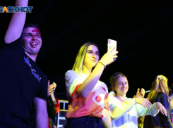 Мира, красивой жизни и поступить на бюджет пожелали выпускникам взрослые ставропольцы