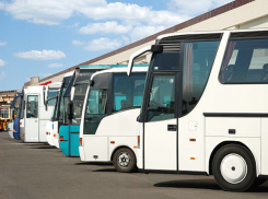 Поломанный автобус на стоянке покатился и задавил помощника водителя в Пятигорске 