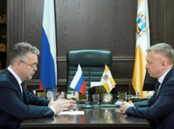 Губернатор Владимиров признал победившего в сомнительных выборах Андрея Зайцева