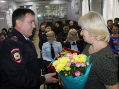 На Ставрополье наградили учительницу, которая защитила детей от мужчины с ножом