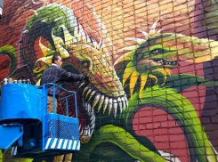 Необычный рисунок украсил стену одного из зданий Ставрополя