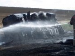 Автомобиль перевернулся из-за лопнувшего колеса на Ставрополье