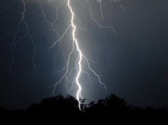 На Ставрополье в начале рабочей недели вновь ожидаются грозы