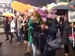 «Видео, от которого мурашки»: шествующие в Бессмертном полку спели «Катюшу» в Ставрополе 