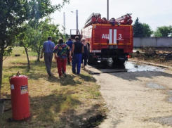 Пожар на насосной станции в Солнечнодольске ликвидировали сотрудники крайводоканала и МЧС 