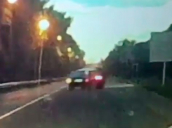 Столкновение автомобиля и мотоцикла попало на видео в Ессентуках