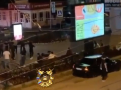 В Пятигорске водитель, бросивший машину на трамвайных путях ради лезгинки, получит штраф