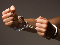 В Нефтекумском районе мужчина изнасиловал 15-летнюю девочку