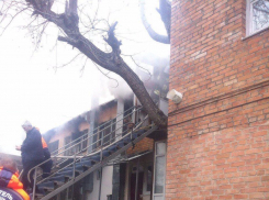 В Пятигорске загорелся второй этаж жилого дома