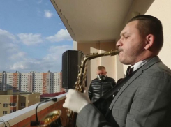 «Под ритм карантинного блюза»: ставропольский саксофонист Игорь Ермошкин попал в зарубежные СМИ