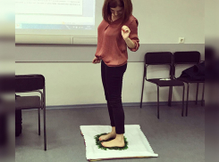 Студентов СКФУ научили ходить босиком по битым стеклам