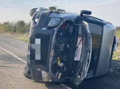 Двух ставропольцев госпитализировали из-за столкновения маршрутки и «Жигули»