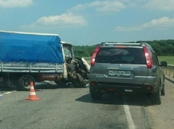 Пассажирка автобуса погибла в страшной аварии с «Газелью» под Ставрополем 
