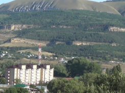 На Ставрополье пятилетняя девочка выпала из окна 