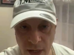 Экс-депутат Ставрополья и продюсер Ласкового мая Разин разнес Лолиту в чулках на известной «голой» вечеринке