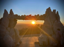 Ворота Солнца и Любви в Пятигорске: тысячи людей едут сюда за видом на Эльбрус и идеальными фото 