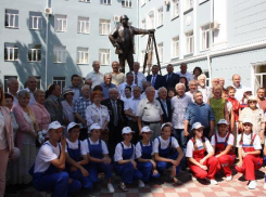 В Ставрополе открыли памятник строителям края