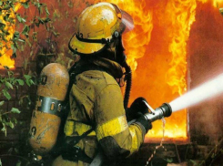 Пожарный, тушивший пшеничное поле на Ставрополье, госпитализирован