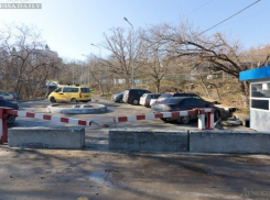   В Пятигорске перекрыли улицу бетонными плитами
