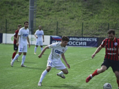 Футболисты «Ессентуков» на своем поле отдали очки визитерам из Таганрога 