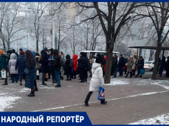 Жители юга Ставрополя собираются в очереди на общественный транспорт