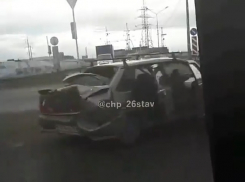 Последствия ДТП с Mitsubishi  и «пятнадатой» попали на видео в Ставрополе