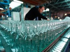 Рабочие стеклотарного завода не дали газовикам закрутить вентиль