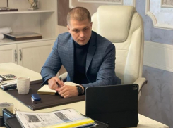 Строил ресторан фаст-фуда и знакомился с горожанами: чем занимался депутат-предприниматель Роман Богданов