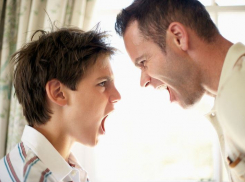 Спасателей вызывали для успокоения пьяных родителей 7-месячного ребенка