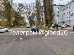 Из-за выезда на красный в больницу попали два человека в Ставрополе 