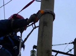 Одиннадцать аварийных электроопор обнаружила ставропольская прокуратура