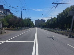 На улице Тухачевского в Ставрополе завершили дополнительную дорожную полосу 